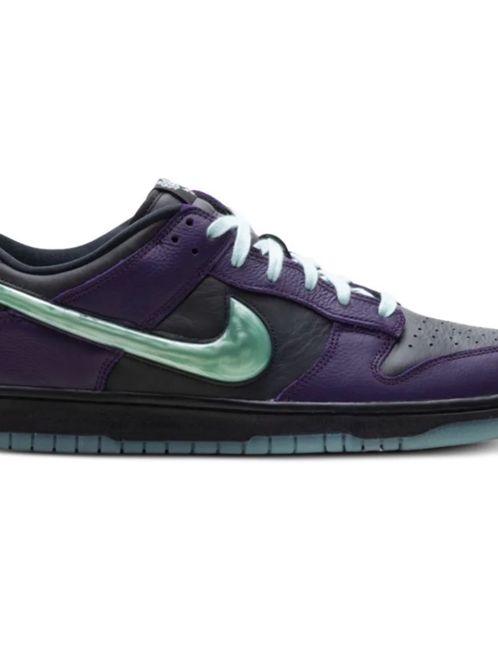 Nike Dunk Low LTD Mint Swoosh Wizard Halloween Edition.